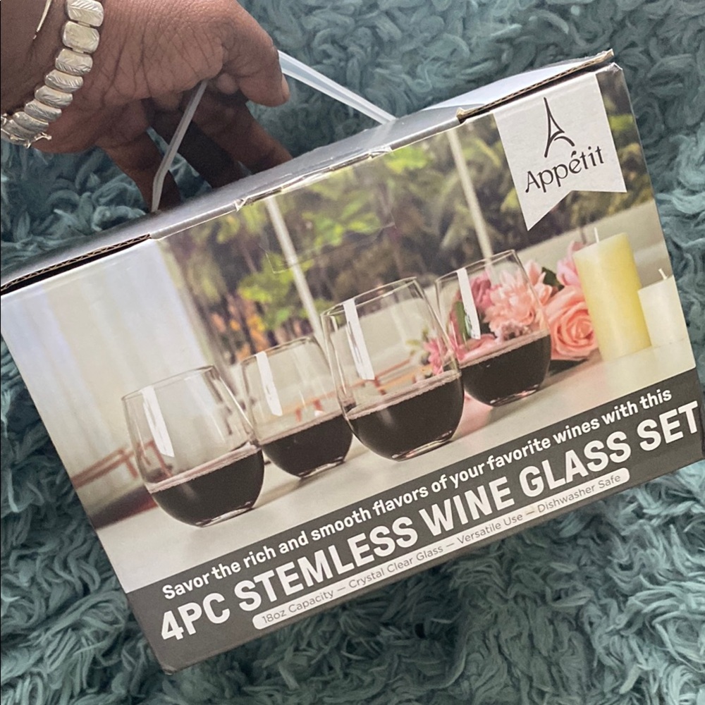 NIB 🥳 APPETIT 4-Piece Stemless Wine Glass Set - Clear